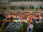 Acto de inauguración del Festival e izada de banderas de los países participantes en la Plaza Mayor.