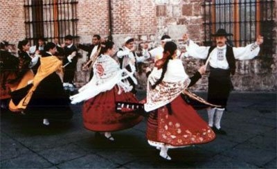 Grupo de Coros y Danzas Zagalejo de Valladolid