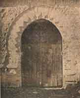 En 1915, «Vida Manchega» daba noticia de esta puerta de la antigua sinagoga, en la calle de la Libertad