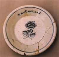 Pieza de cerámica del siglo XVIII encontrada en un depósito de alfarería de diversas épocas