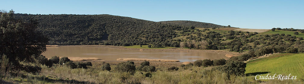 Laguna de la Posadilla o volcán de Fuentillejos. Valverde (Ciudad Real)
