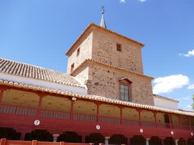 Plaza de toros y Santuario de Las Virtudes. Santa Cruz de Mudela (Ciudad Real)